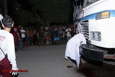 scooter-booter-died-head-embedded-front-grill-truck-1-ban-phe-th-apr-10-17.jpg