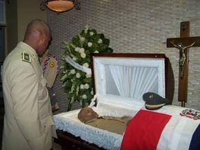 colonel%20open%20casket%202.jpg