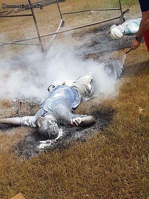 documentingreality.com-20-20workers-20eletrocuted-20to-20death-2002.jpg