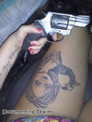 documentingreality.com-20-20thug-20girl-20gunned-20down-2005.jpg