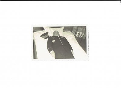 officier-20sur-20son-20lit-20de-20mort.jpg