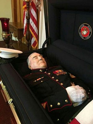 us-20marine-20open-20casket-202.jpg