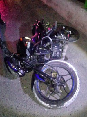 roja-su-motocicleta.jpg