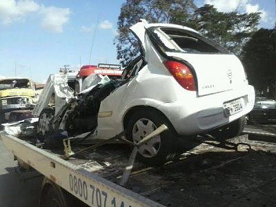 carro-em-que-jovem-estava-ficou-destru-c3-addo-ap-c3-b3s-choque-com-caminh-c3-a3o-luciano-de-p.jpg