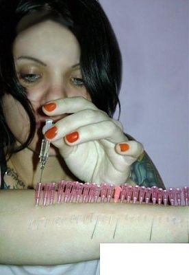 emo-girl-25-candles-arm-01-414x600.jpg