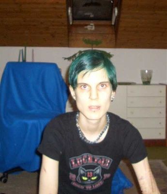 emo_girl_cuts_herself_picture-59.jpg