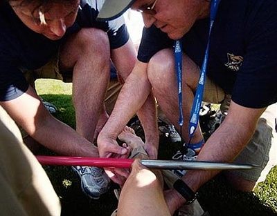 newspaper-photographer-speared-through-leg-javelin.jpg