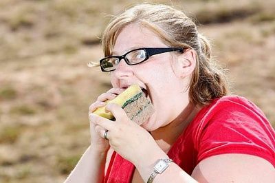 kelly-marie-pearce-28-wolverhampton-who-suffered-rare-eating-disorder-whilst-pregnan.jpg