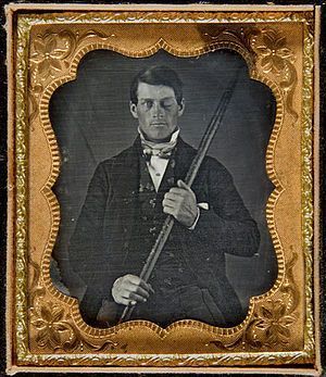 300px-Phineas_Gage_Cased_Daguerreotype_WilgusPhoto2008-12-19_Unretouched_Color.jpg