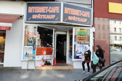 Luka_inet-cafe.jpg