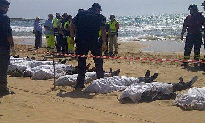 ragusa-sbarco-tragico-morti-13-immigrati-annegati-davanti-alla-spiaggia.jpg