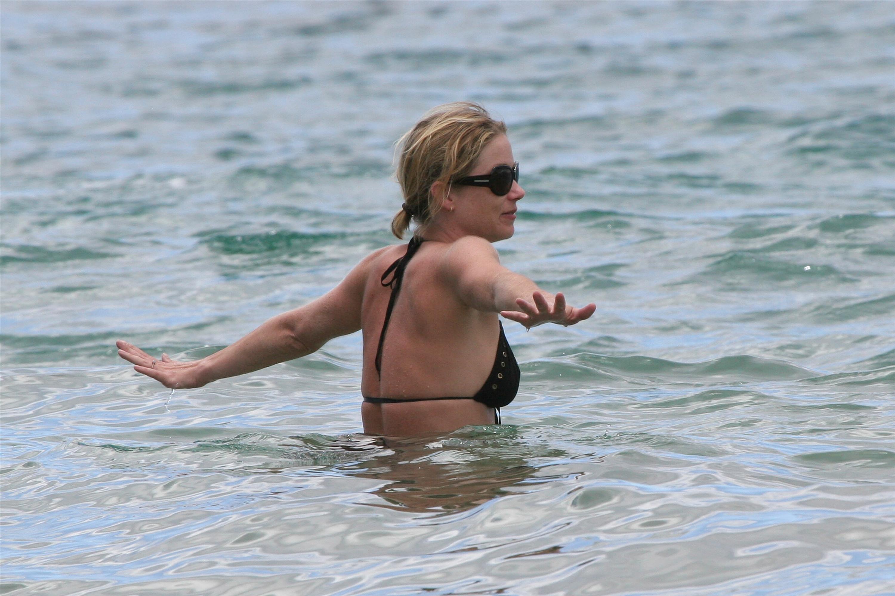 Christina Applegate 2.jpg