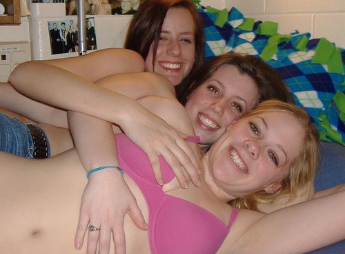non-nude-teen-girls-99.jpg