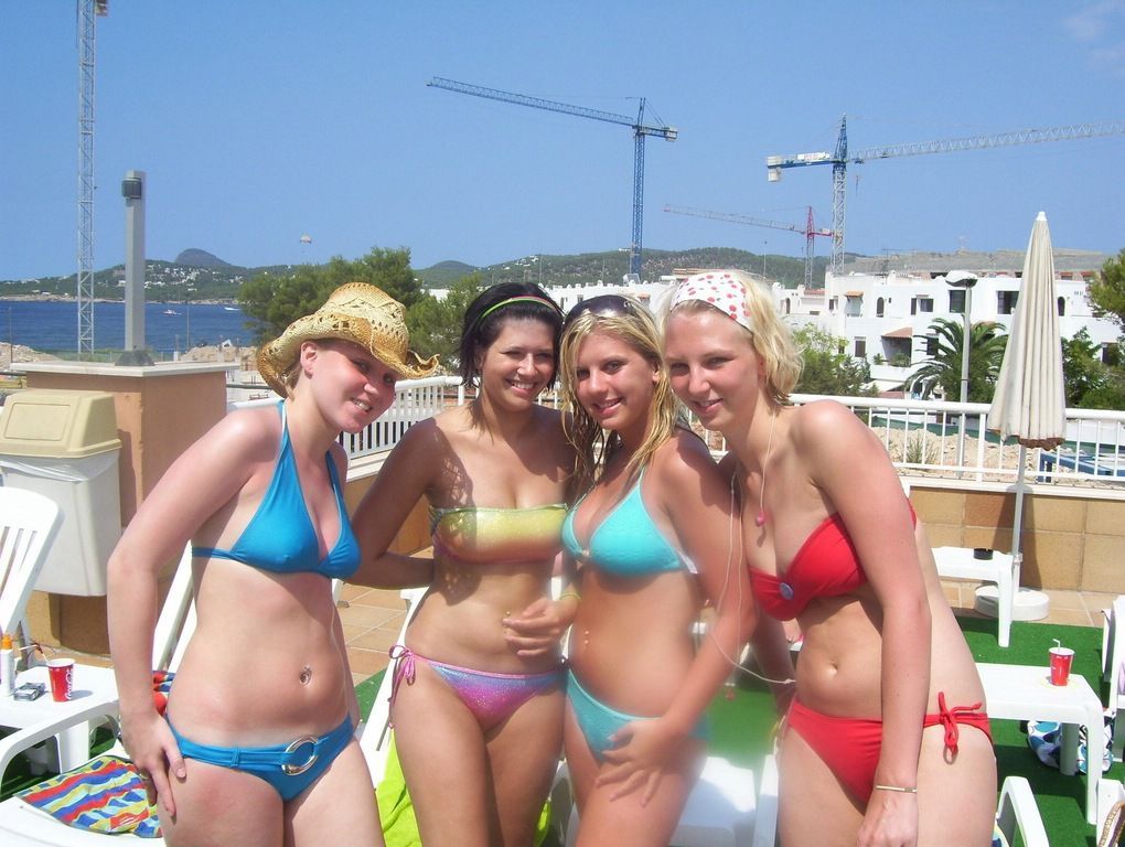 teen-bikini-beach-004_004.jpg