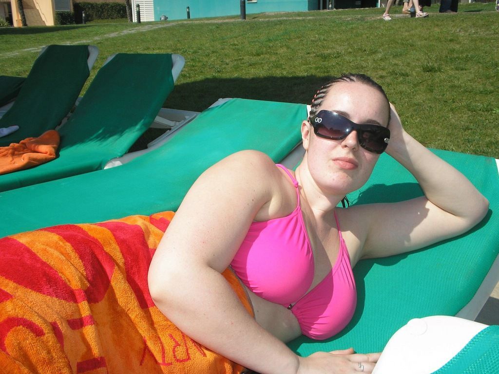 teen-bikini-beach-012_010.jpg