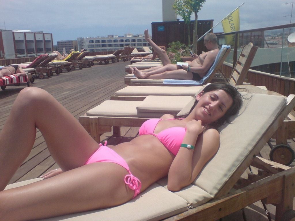 teen-bikini-beach-026_023.jpg
