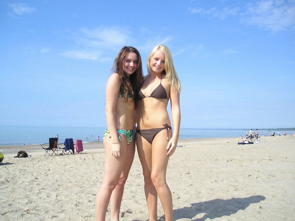 teen-bikini-beach-031_027.jpg