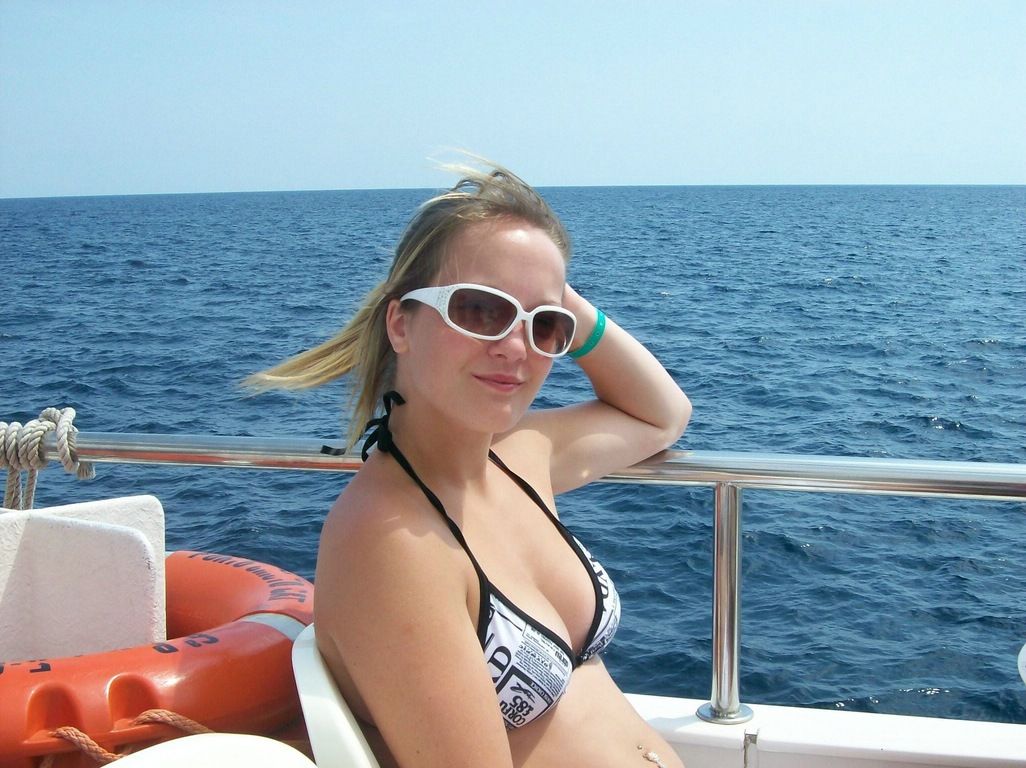teen-bikini-beach-037_032.jpg