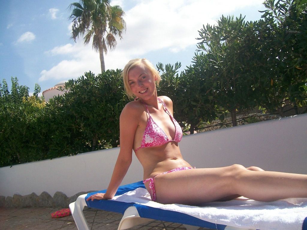 teen-bikini-beach-040_035.jpg
