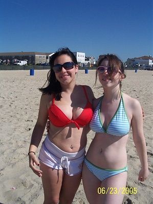 nn-bikini-chicks-001.jpg