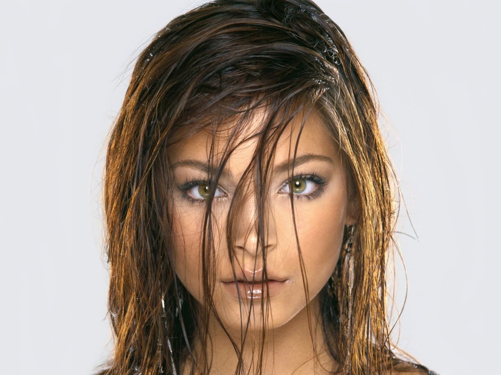 kreuk681600x1200.jpg