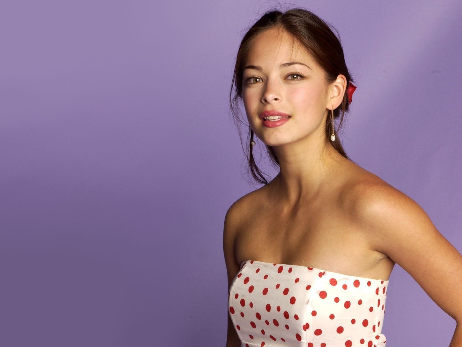 kreuk661600x1200.jpg