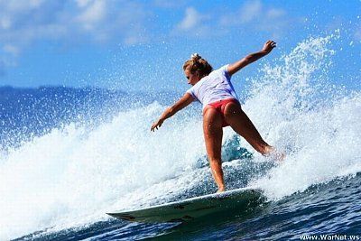 beautiful_surfer_girls_1.jpg
