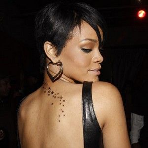 rihanna-stars-tattoo.jpg
