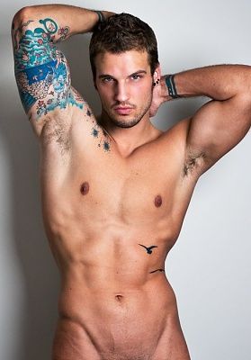 parker_hurley_shirtless_4.jpg