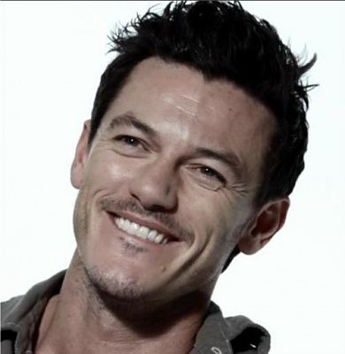 luke-evans-14.jpg