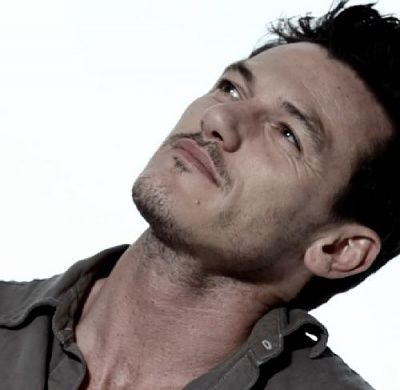 luke-evans-23.jpg