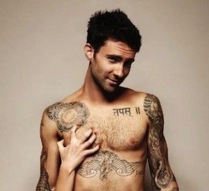adam-levine-naked-300x274.jpg