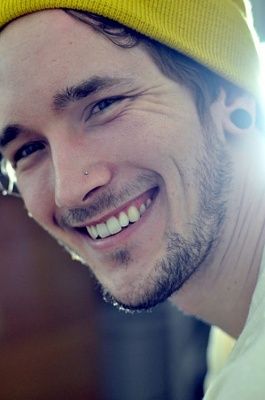 smiling-hotties-19.jpg