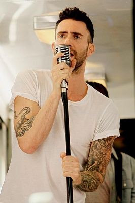 adam-20levine-20kel-20-285-29.jpg