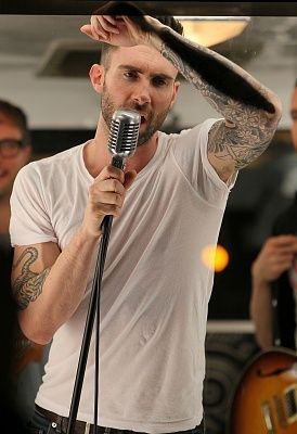 adam-20levine-20kel-20-289-29.jpg