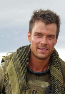 Josh_Duhamel_Transformers.jpg