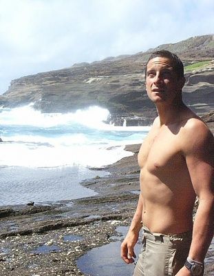 bear-grylls-shirtless.jpg