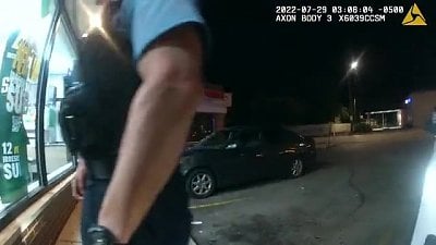 officer-fires-near-6400.jpg