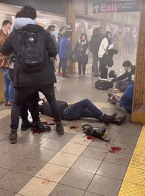 36-subway-shooting-006-20-281-29.jpg