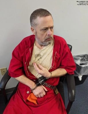 0ad21b78-8203-4cc9-9864-b602fd41bdb1-Richard_Allen_in_prison_on_April_5_23.jpg