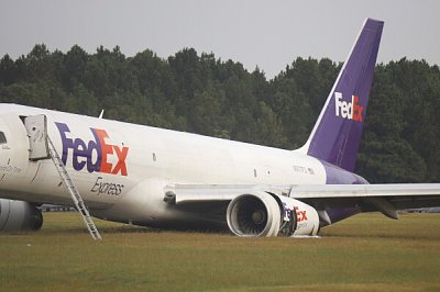 fedex757-20-20copy.jpg