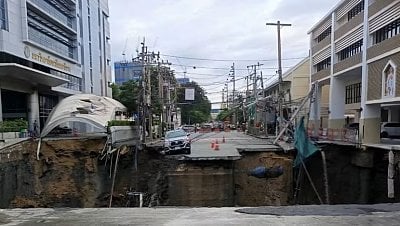 sinkhole_bangkok_2.jpg