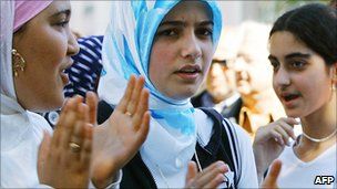 Name:  _52109900_scarfafp.jpg
Views: 444
Size:  16.4 KB