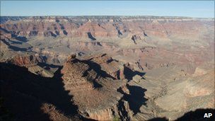 _52375197_52375196.jpg