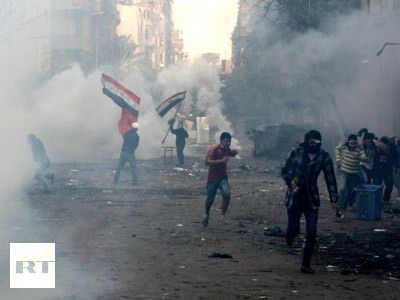 cairo-protester-riot-police-561775.jpg