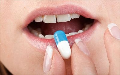 medicine_2111168b.jpg