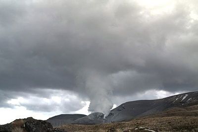 eruption-2bof-2bte-2bmaari-2bcrater-2bon-2bmount-2btongariro.jpg