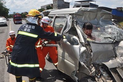 firefighters-2068043.jpg
