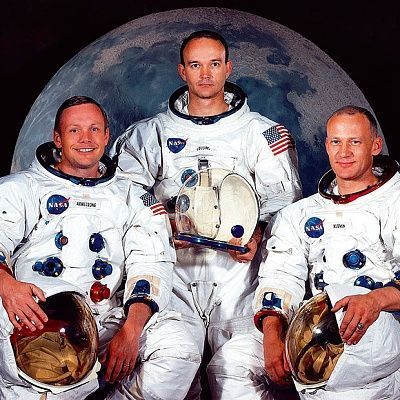 crew_2515924k.jpg