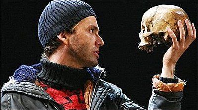 tennant_and_tchaikowsky_as_hamlet_and_yorick.jpg